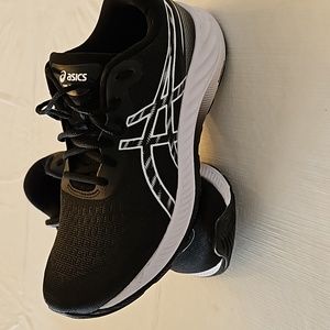 Asics women's Gel Excite 9